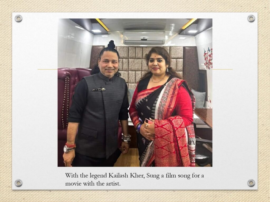 Arundathi-Vasishta-Anusha-A-N-with-singer-kailash-kher